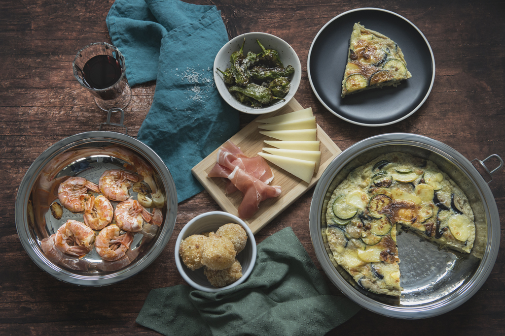 gambas al ajillo y tortilla de calabacín