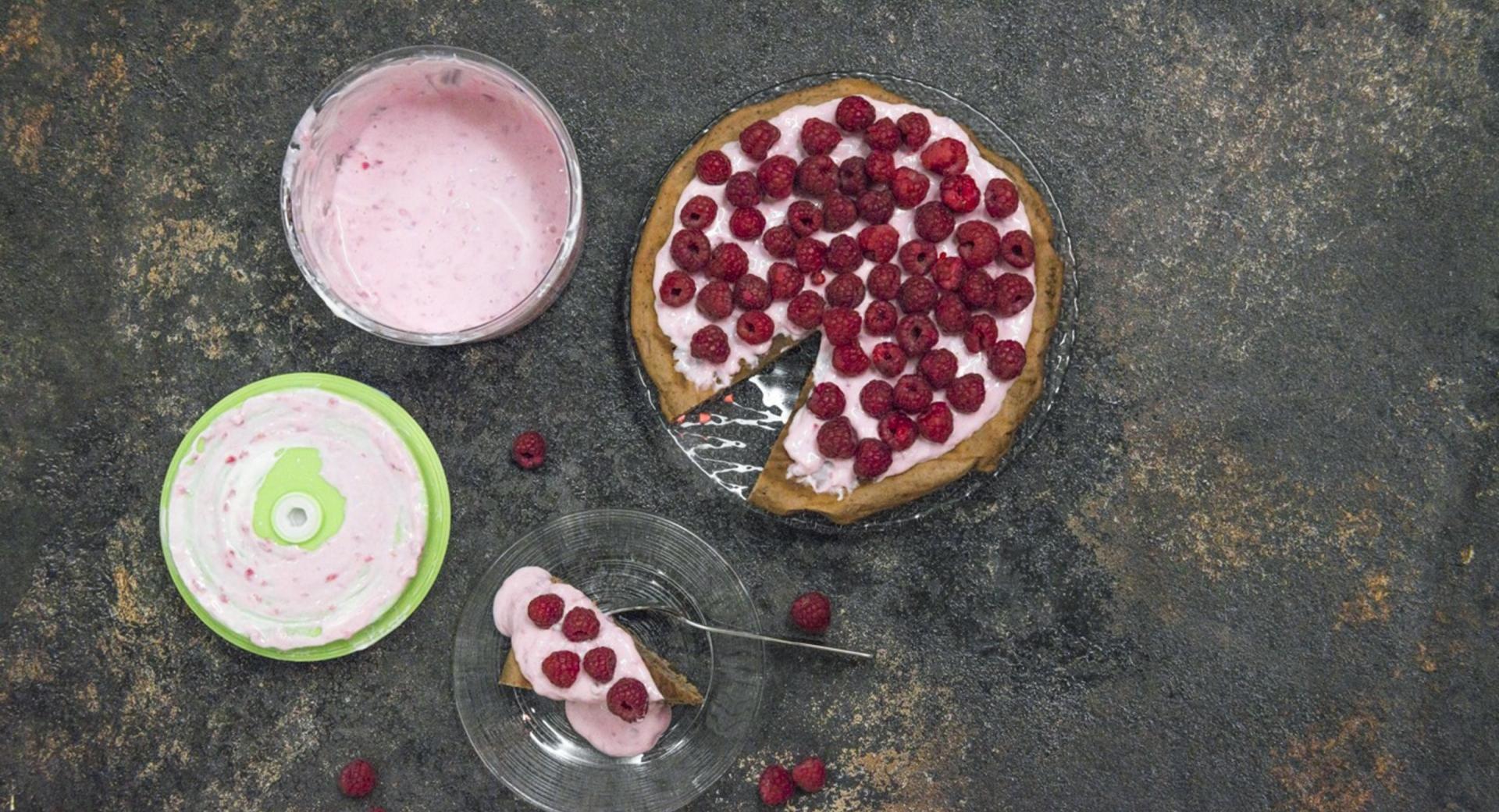 Pastel de chocolate con frambuesas