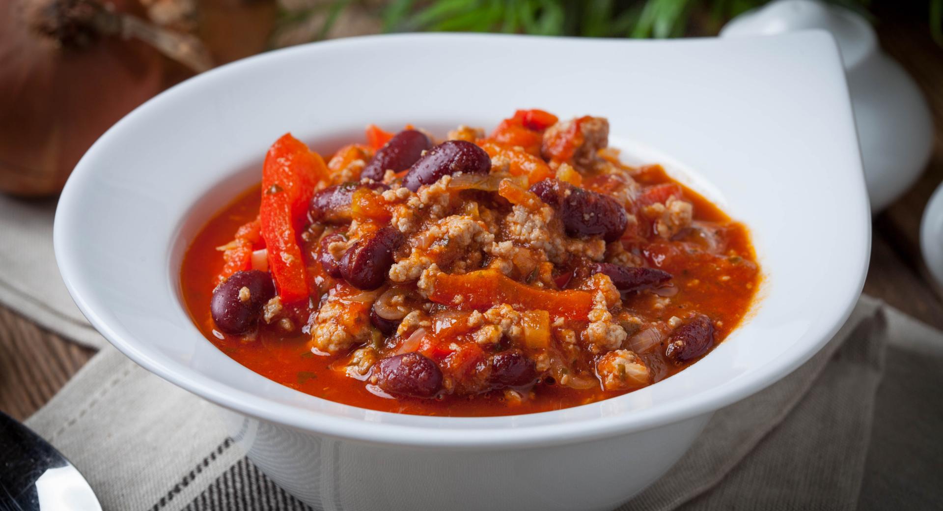 Sopa de carne y alubias