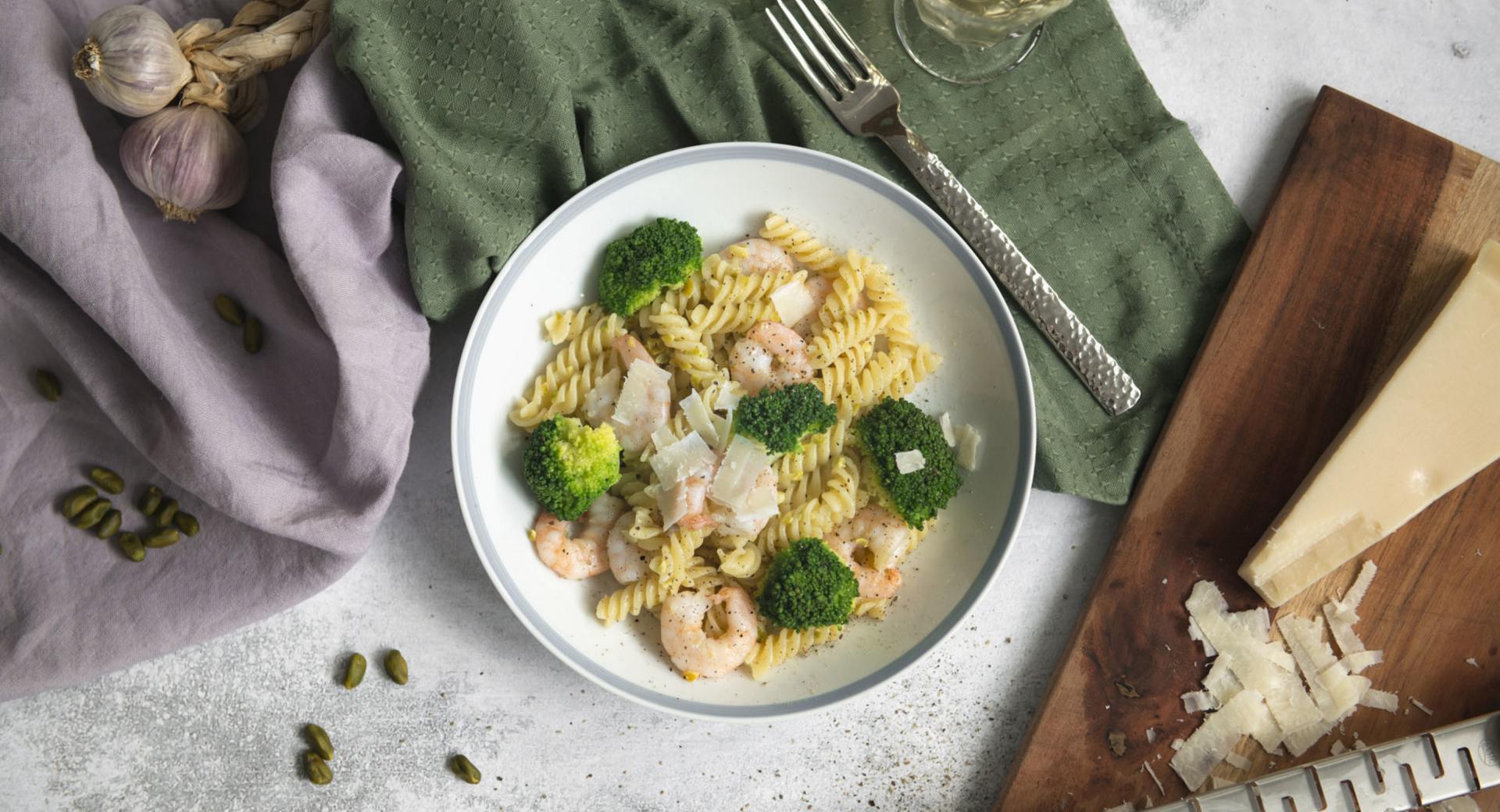 Pasta con gambas y verduras