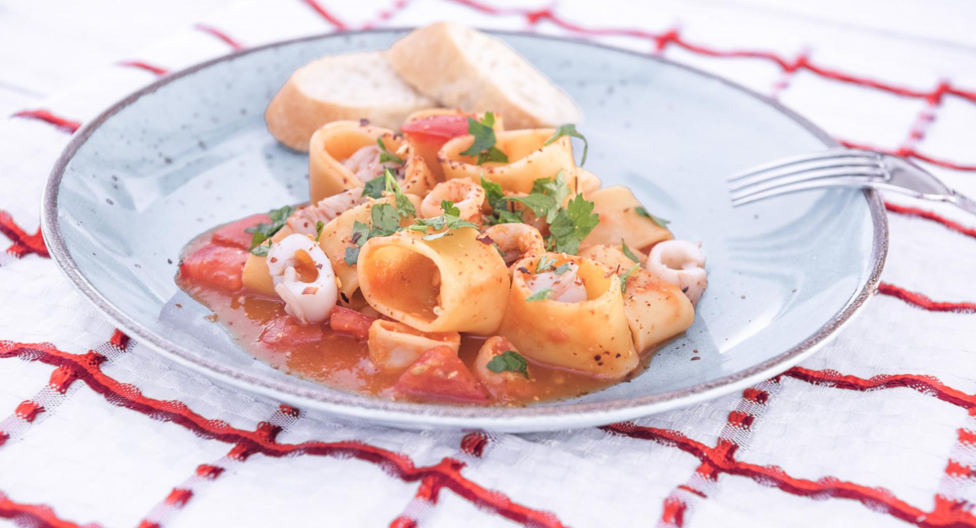 Pasta con calamares al estilo de Isquia 