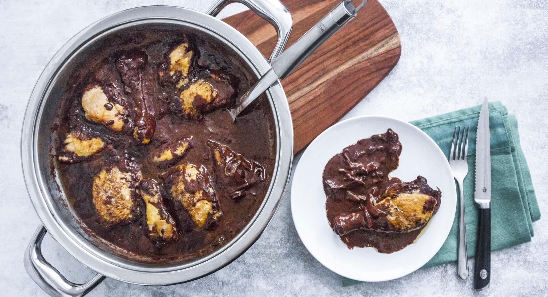 Pollo con verduras y chocolate