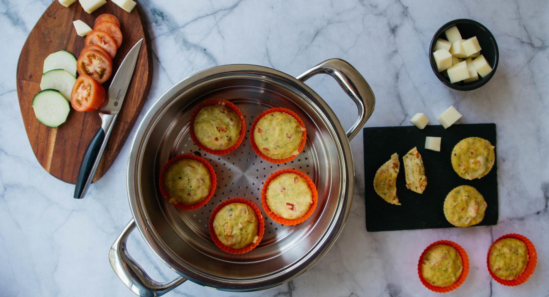 Muffins vegetales al vapor con provolone