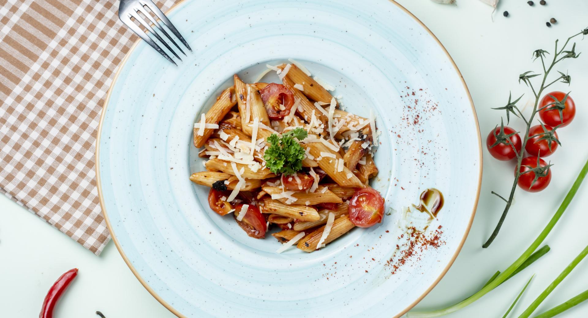 One Pot: Pasta con salsa de tomate y gorgonzola