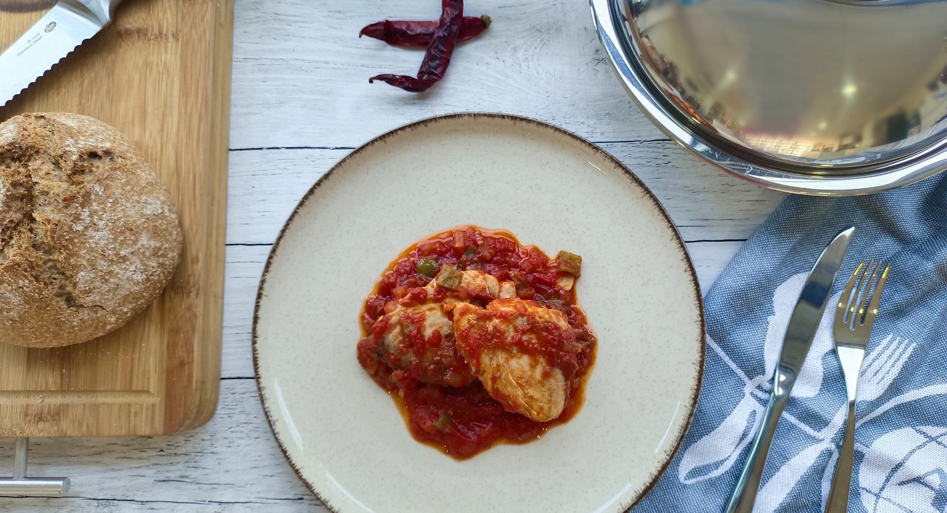 Bonito con tomate Bonito con tomate