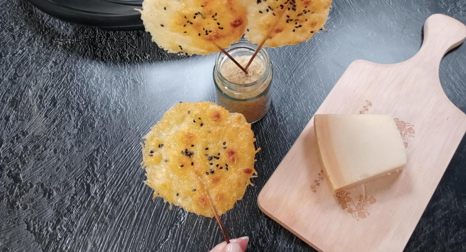 Piruletas de parmesano