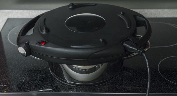 Cuando el Avisador (Audiotherm) emita un pitido al finalizar el tiempo de cocción, apagar la placa de cocción y el Navigenio, y dejar que se acaben de cocer unos 10 minutos más con el calor residual.