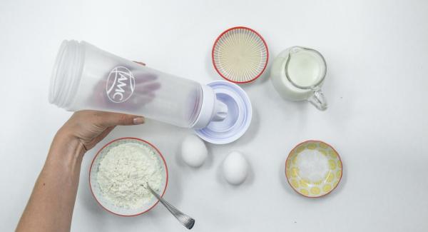Mezclar todos los ingredientes en un mezclador y dejar reposar durante 30 minutos.