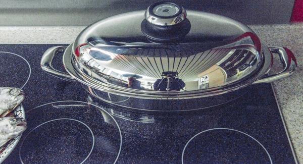 Colocar la olla en el Navigenio a temperatura máxima (nivel 6). Encender el Avisador (Audiotherm), colocarlo en el pomo (Visiotherm) y girar hasta que se muestre el símbolo de “chuleta”.