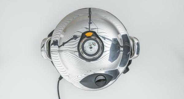 Al finalizar tiempo de cocción, dejar despresurizar y retirar. Añadir las verduras y mezclar bien. Al finalizar tiempo de cocción, dejar despresurizar y retirar. Añadir las verduras y mezclar bien.