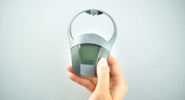 Colocar la olla en el fuego a temperatura máxima. Encender el Avisador (Audiotherm), introducir 20 minutos de tiempo de cocción. Colocarlo en el pomo (Visiotherm) y girar hasta que aparezca el símbolo de “zanahoria”. Colocar la olla en el fuego a temperatura máxima. Encender el Avisador (Audiotherm), introducir 20 minutos de tiempo de cocción. Colocarlo en el pomo (Visiotherm) y girar hasta que aparezca el símbolo de “zanahoria”.