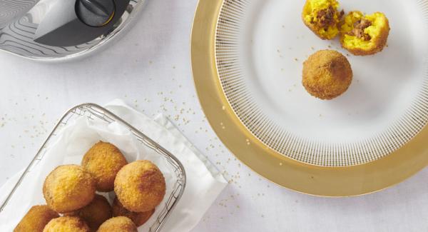 Arancini con relleno de atún