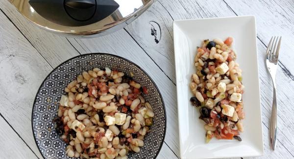 Ensalada griega de alubias