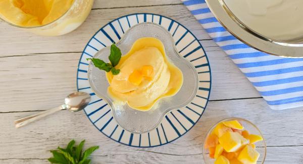 Helado de yogur con mango