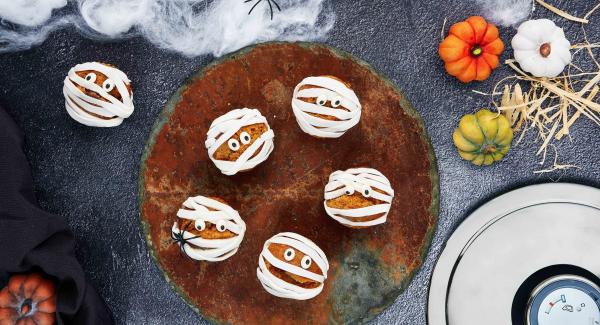 Muffins de momia de calabaza
