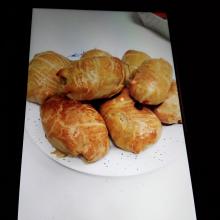 Rollitos de queso de cabra y frutos rojos
