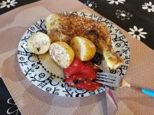 Pollo asado con patatas y pimiento