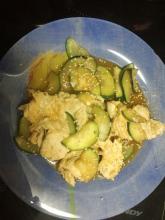Pechugas de pollo con calabacín y salsa de ostras