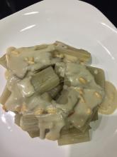 Cardo rojo de Ágreda con almendras