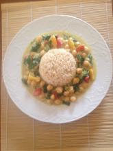 THAI DE CURRY CON VERDURAS,GARBANZOS Y ARROZ INTEGRAL.